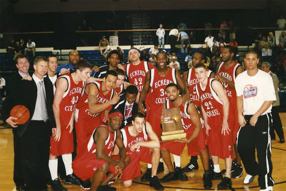 Eckerd men's basketball team in group photo