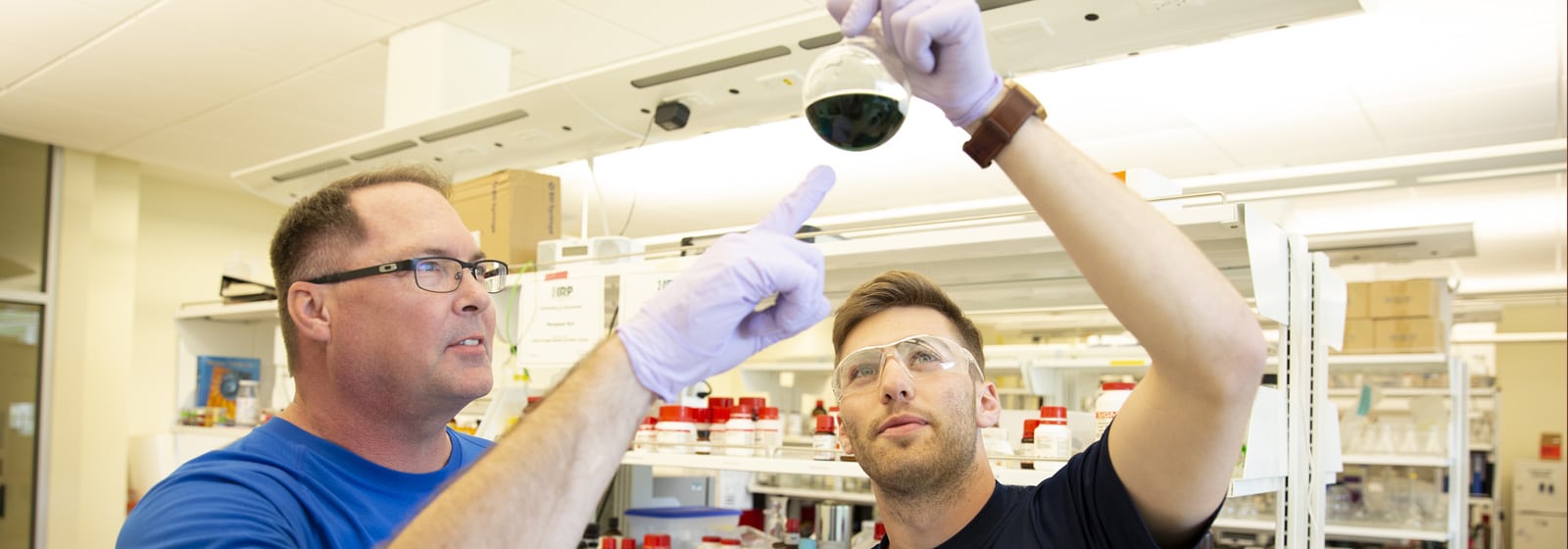 Professor Schnabel with chemistry student Sean Bradley '18
