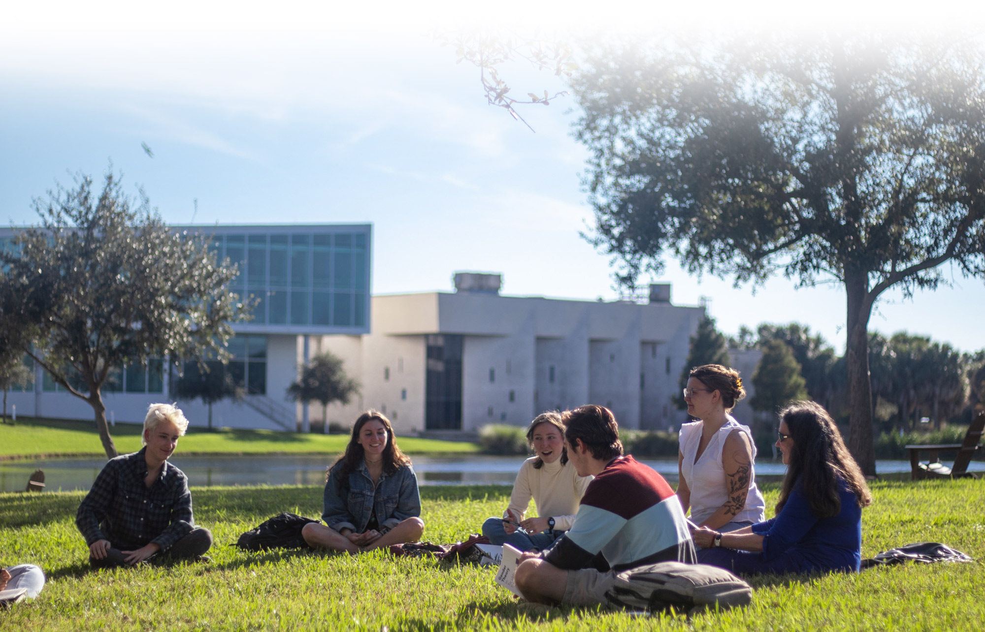 Women's and Gender Studies students study outside in Florida