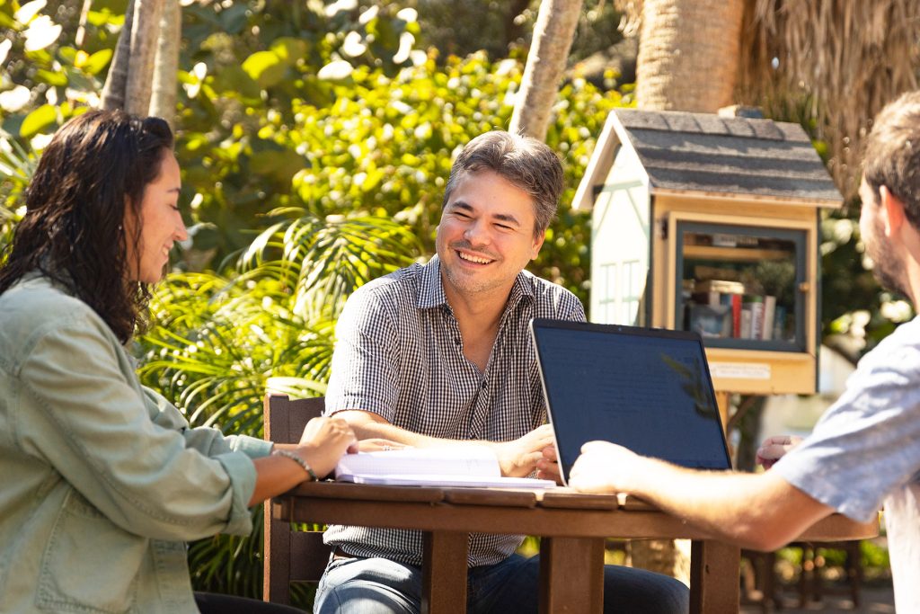 Eckerd College environmental studies professor mentors three Ford