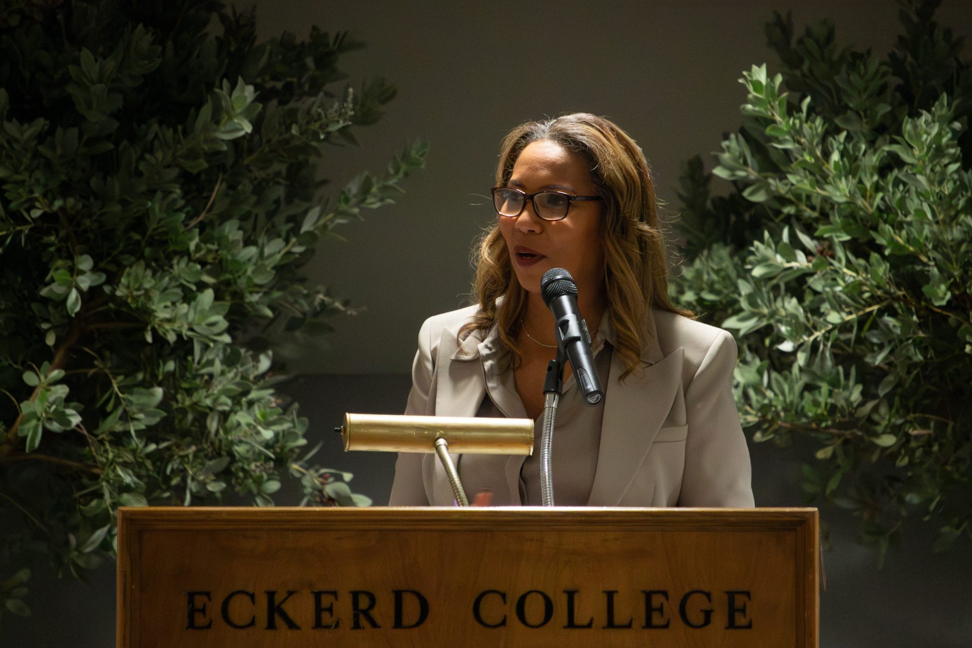 Dr. Roslyn Clark Artis speaks from behind a lectern.