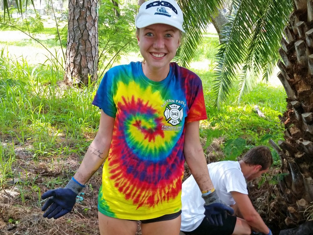 Students removing invasive plants at Boyd Hill